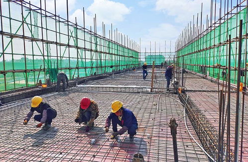 廣西建工二建 春節堅守崗位不打烊，重點項目施工建設忙